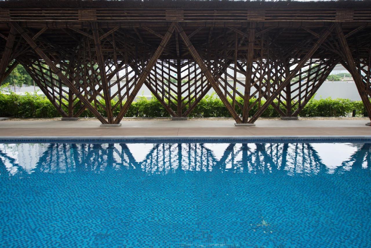 Roygent Parks Hanoi Exterior photo